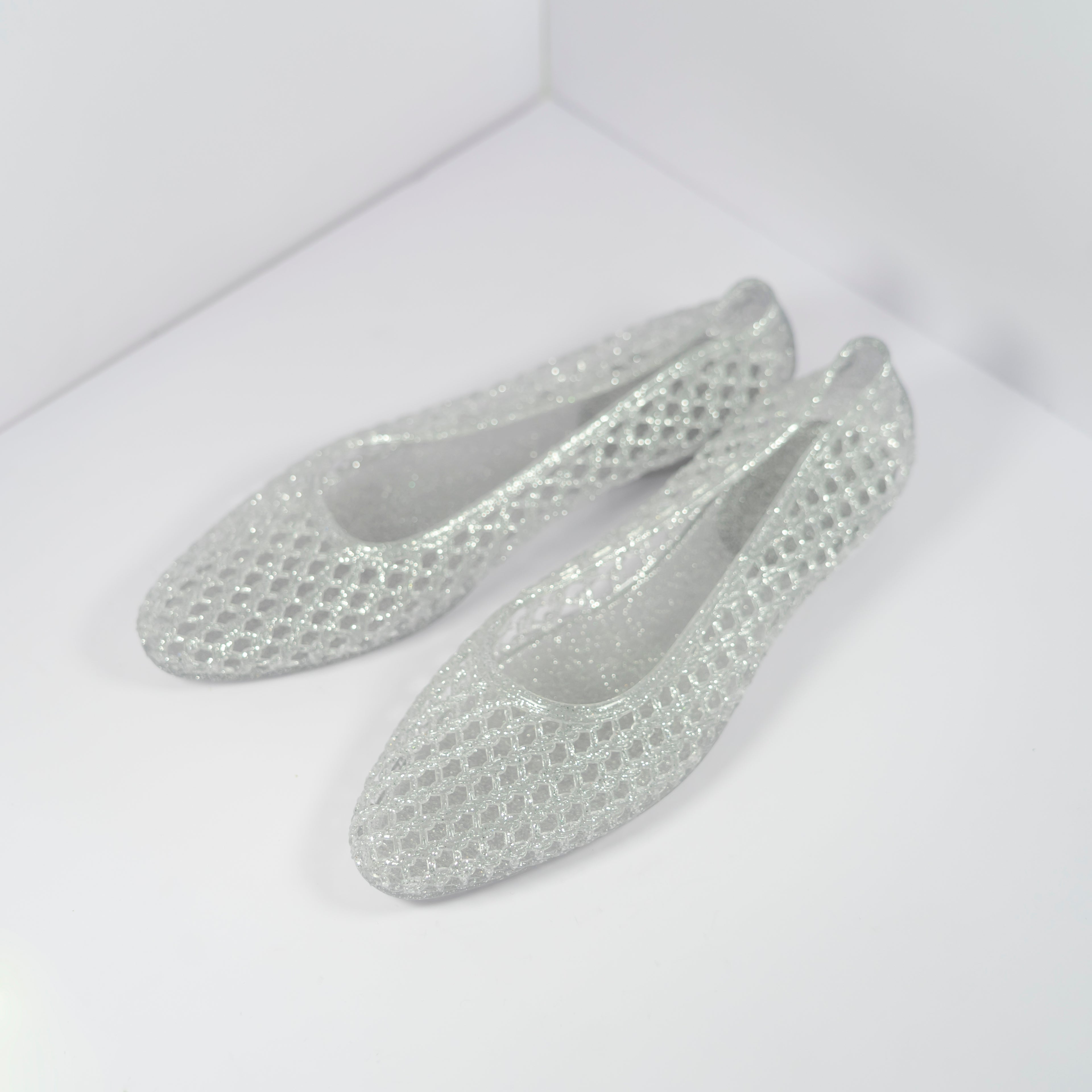 Flat jelly shoes