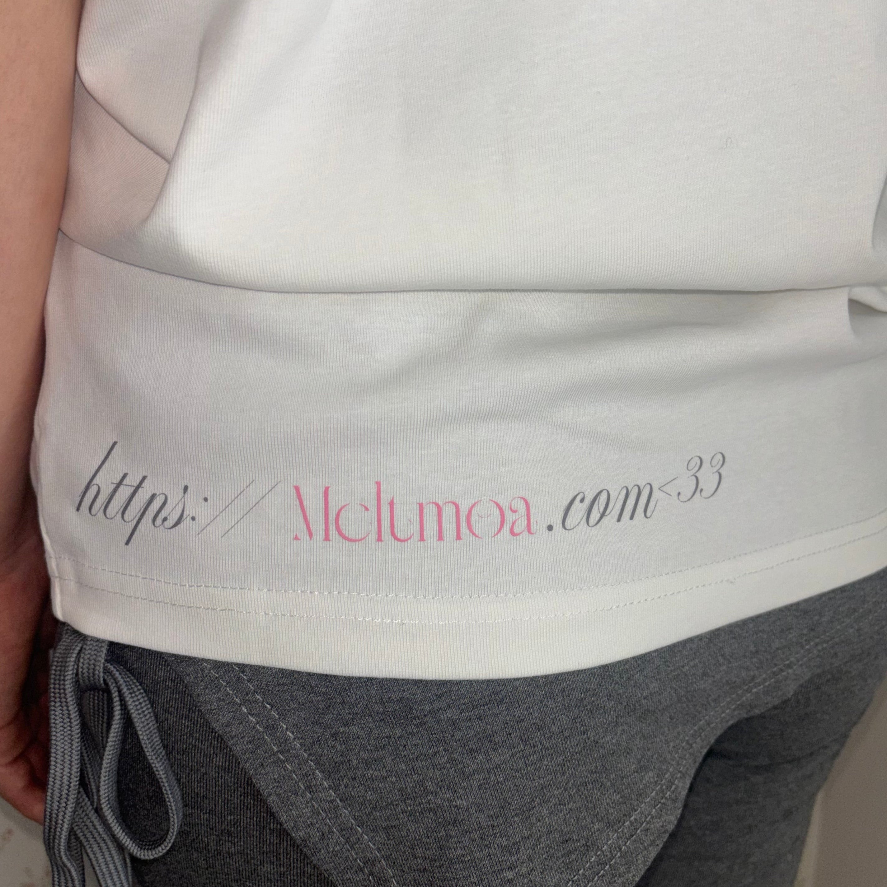 Heart printed off-the-shoulder T-shirt