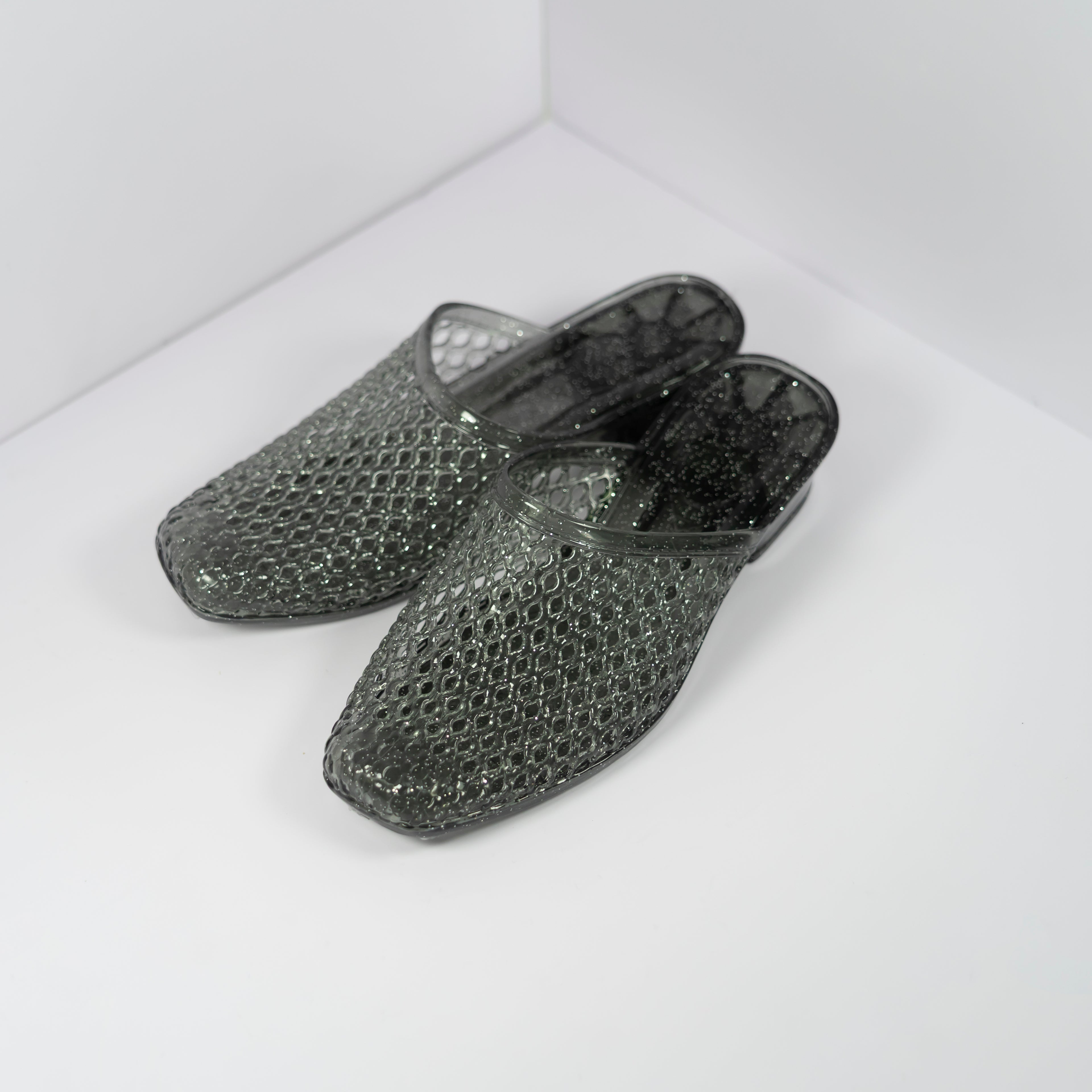 Jelly closed-toe mules