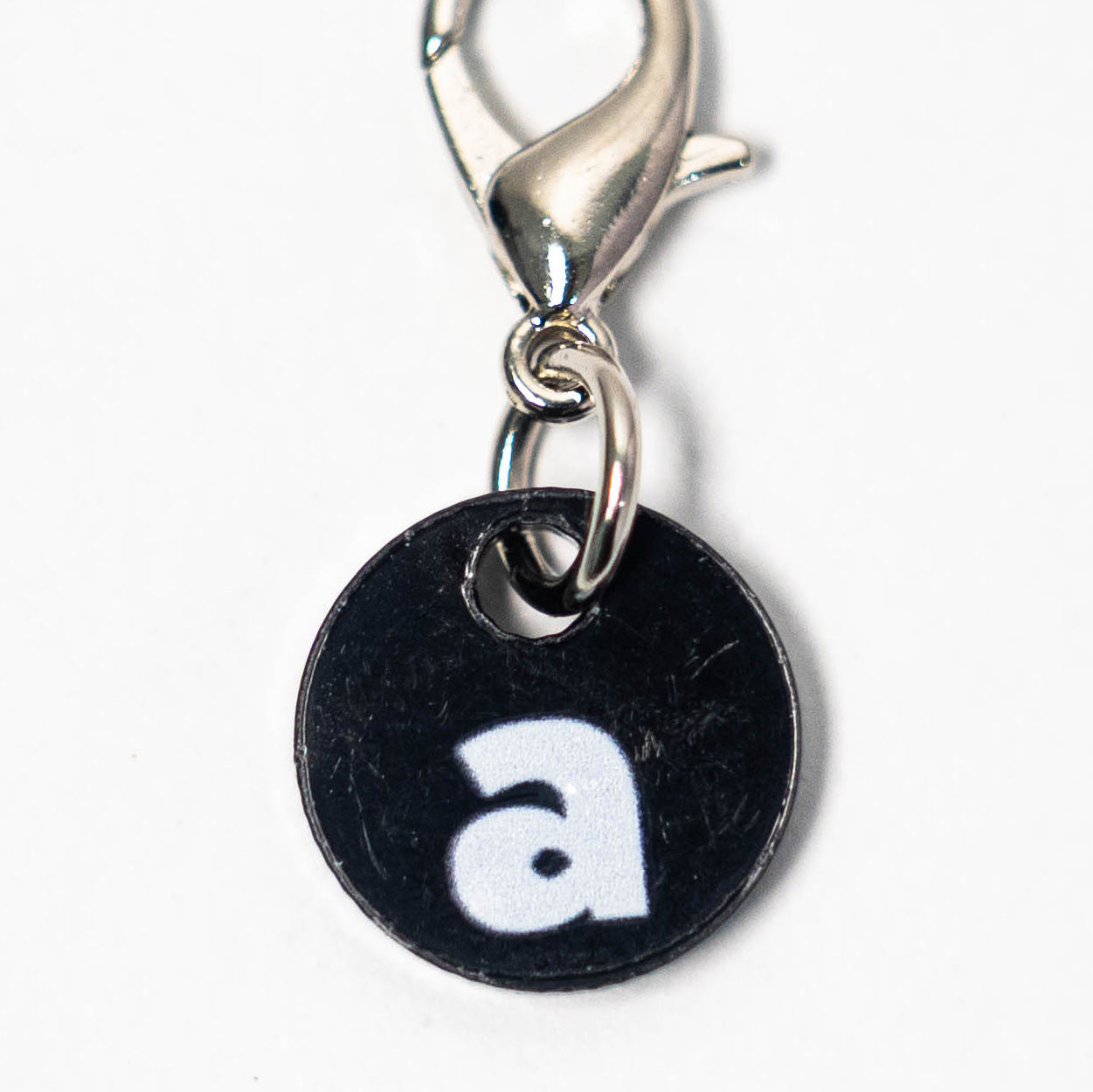 ★アクリル-アルファベット（フック全長1.8cm・モチーフ1.5cm）