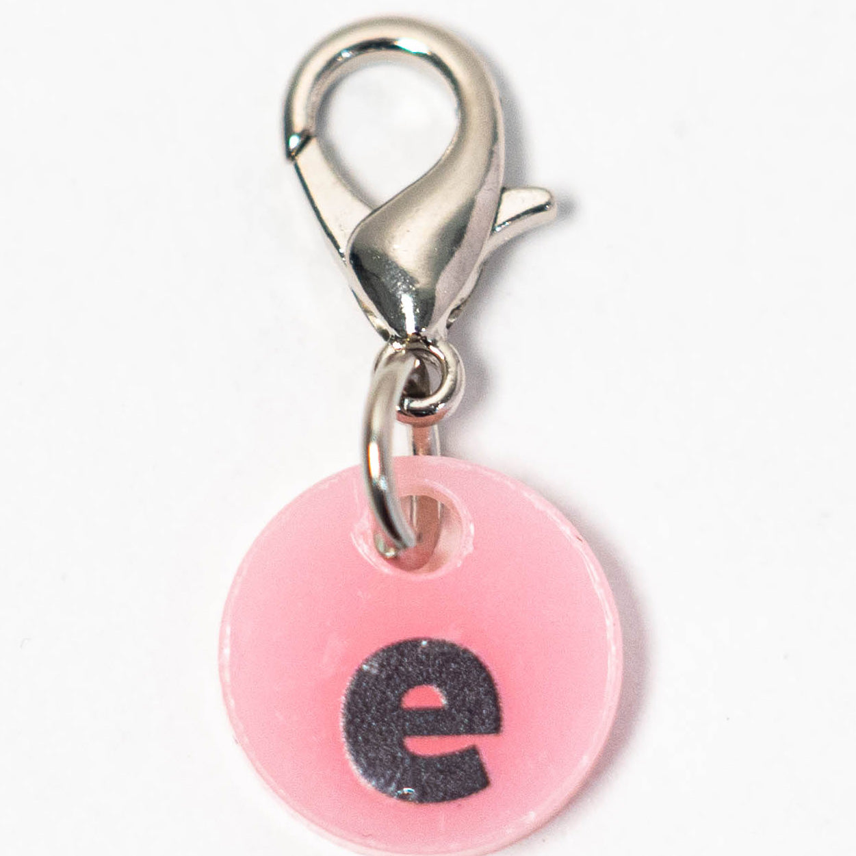 ★アクリル-アルファベット（フック全長1.8cm・モチーフ1.5cm）