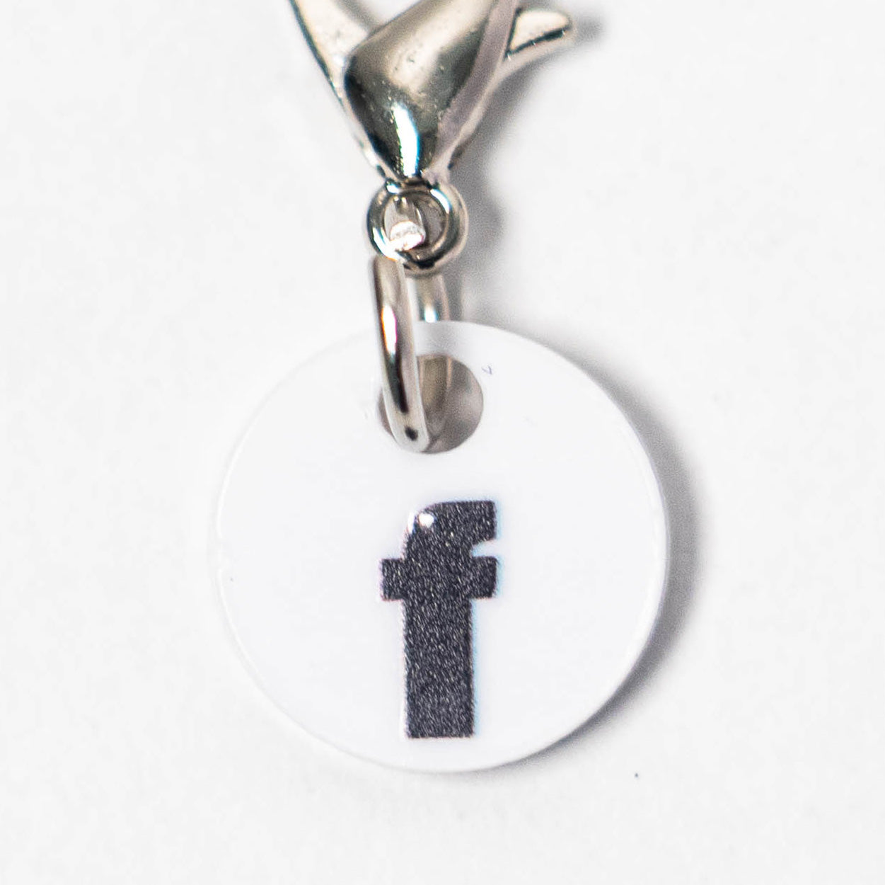 ★アクリル-アルファベット（フック全長1.8cm・モチーフ1.5cm）
