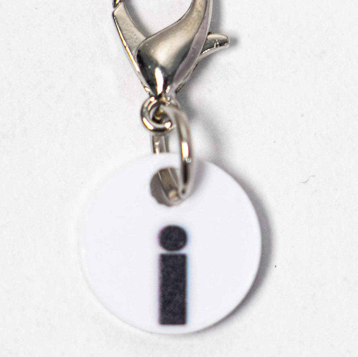 ★アクリル-アルファベット（フック全長1.8cm・モチーフ1.5cm）