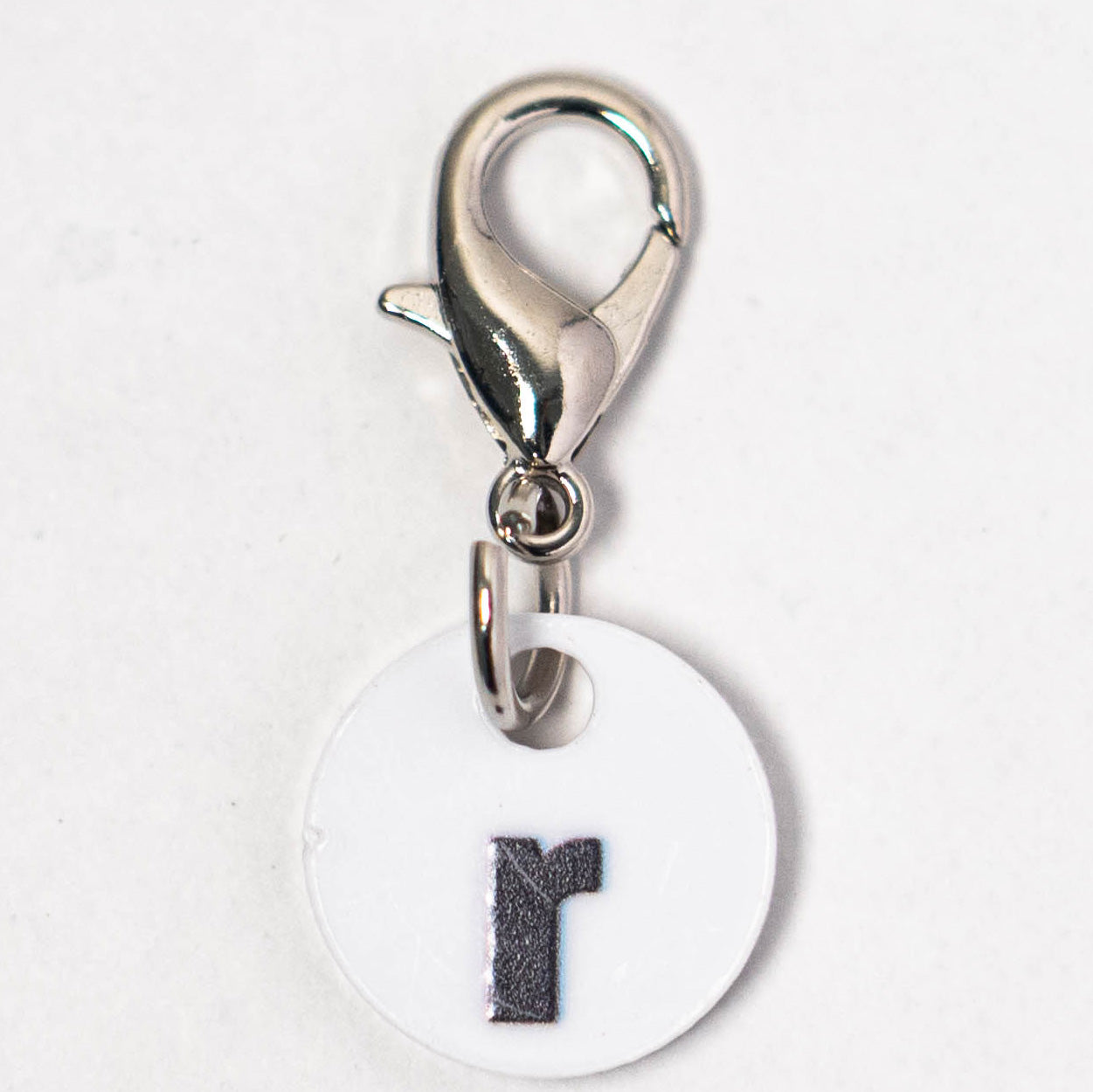 ★アクリル-アルファベット（フック全長1.8cm・モチーフ1.5cm）