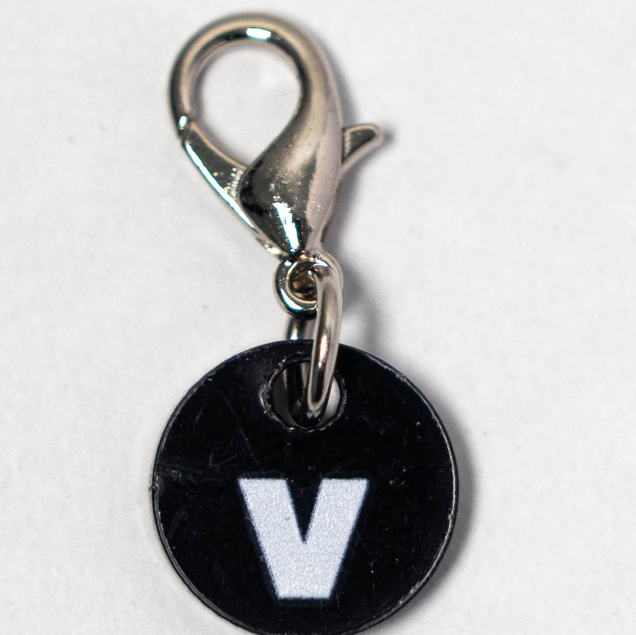 ★アクリル-アルファベット（フック全長1.8cm・モチーフ1.5cm）