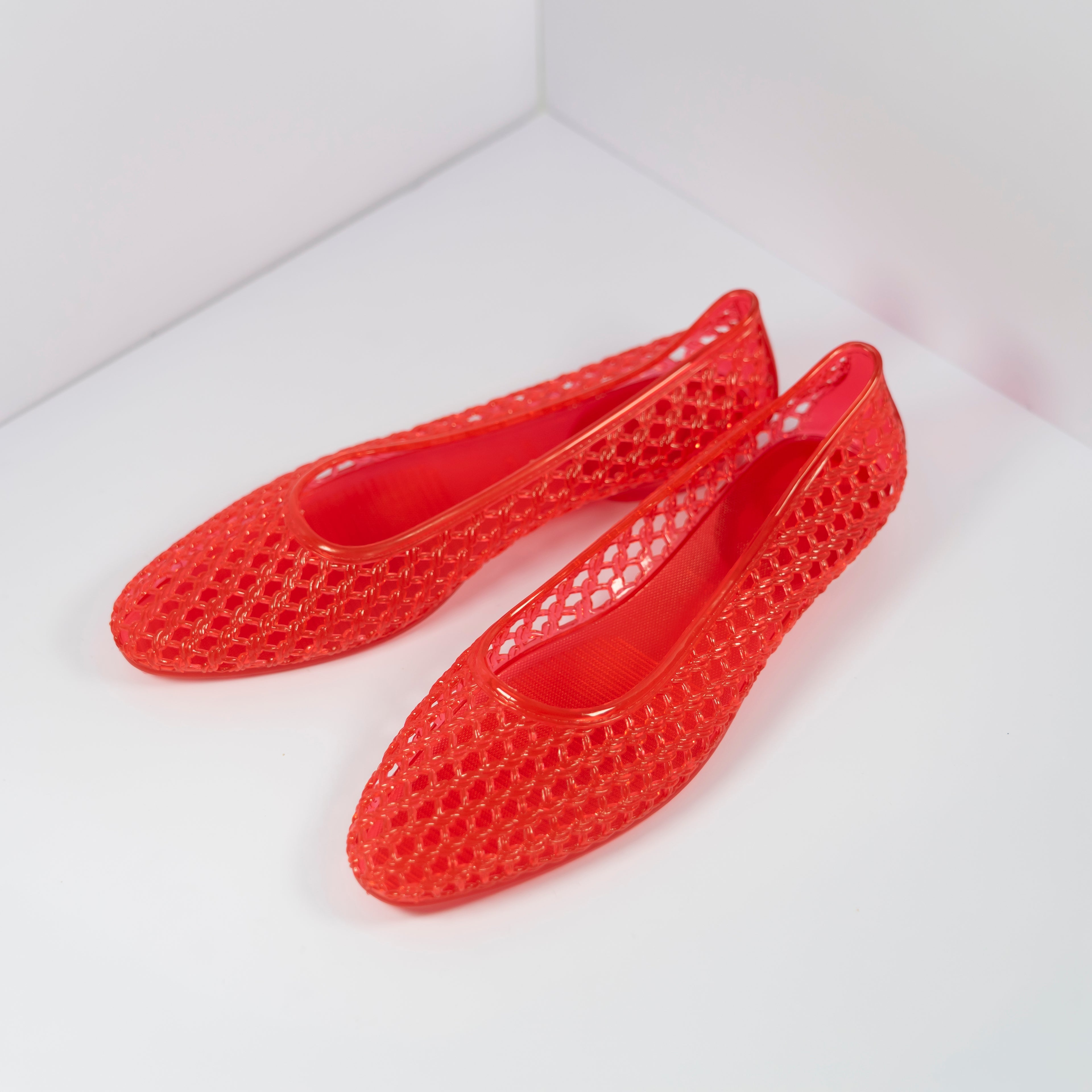 Flat jelly shoes